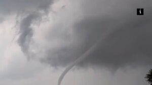 বসিরহাটে আজকের আবহাওয়া মেঘলা আকাশ ও বৃষ্টির সম্ভাবনা