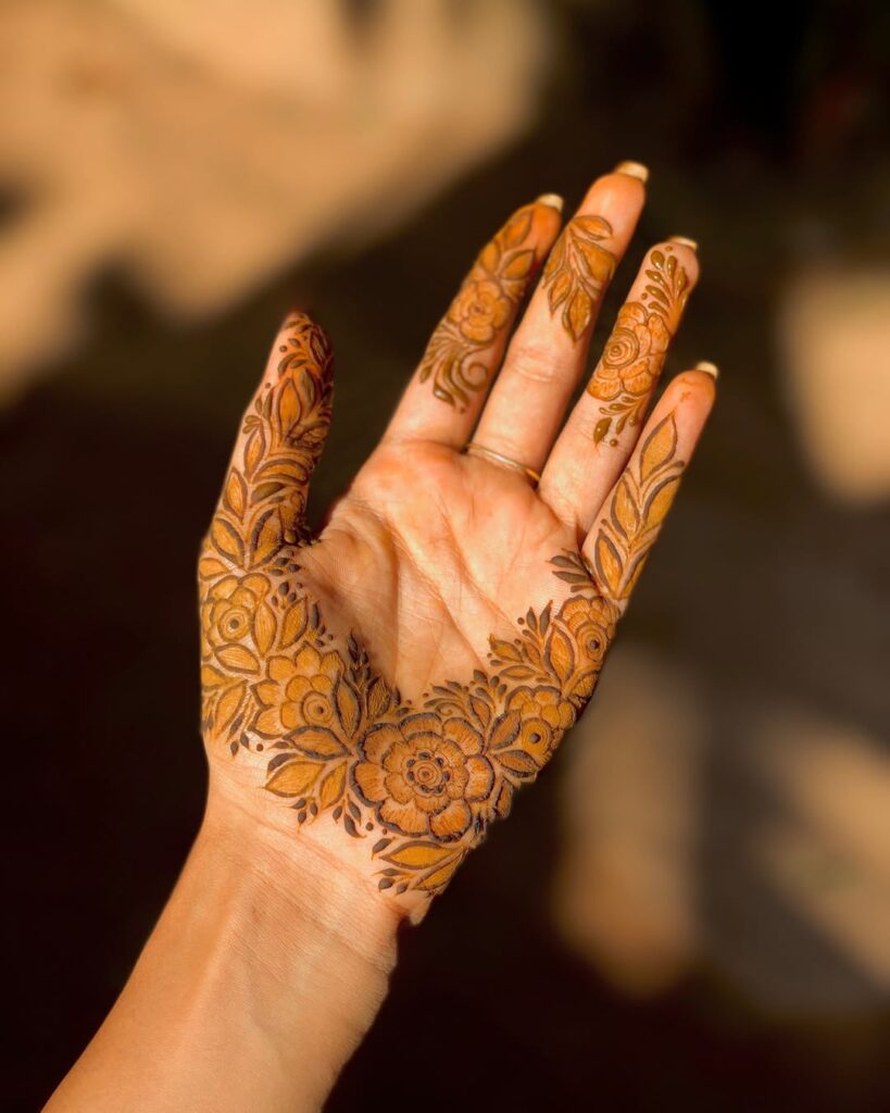 Organic henna cones are available Party henna bridal bookings are open hennaconemehendi meh