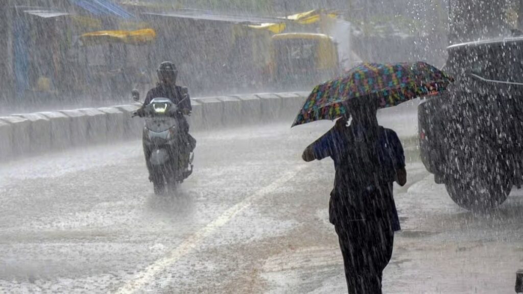 মঙ্গলবার ও বুধবার পশ্চিমবঙ্গের এই জেলাগুলিতে খুব ভয়াবহ বৃষ্টি হতে চলেছে