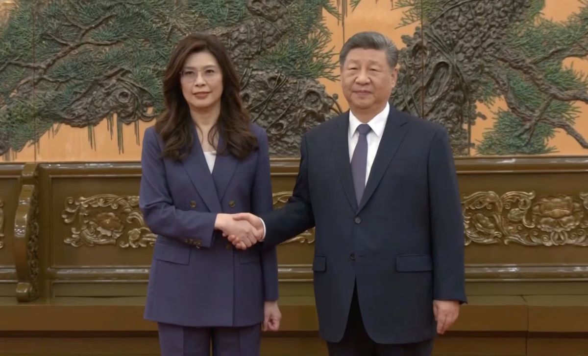 চীনের প্রেসিডেন্ট শি জিনপিং তাইওয়ানের বৃহত্তম বিরোধী দল এর সাথে বৈঠক