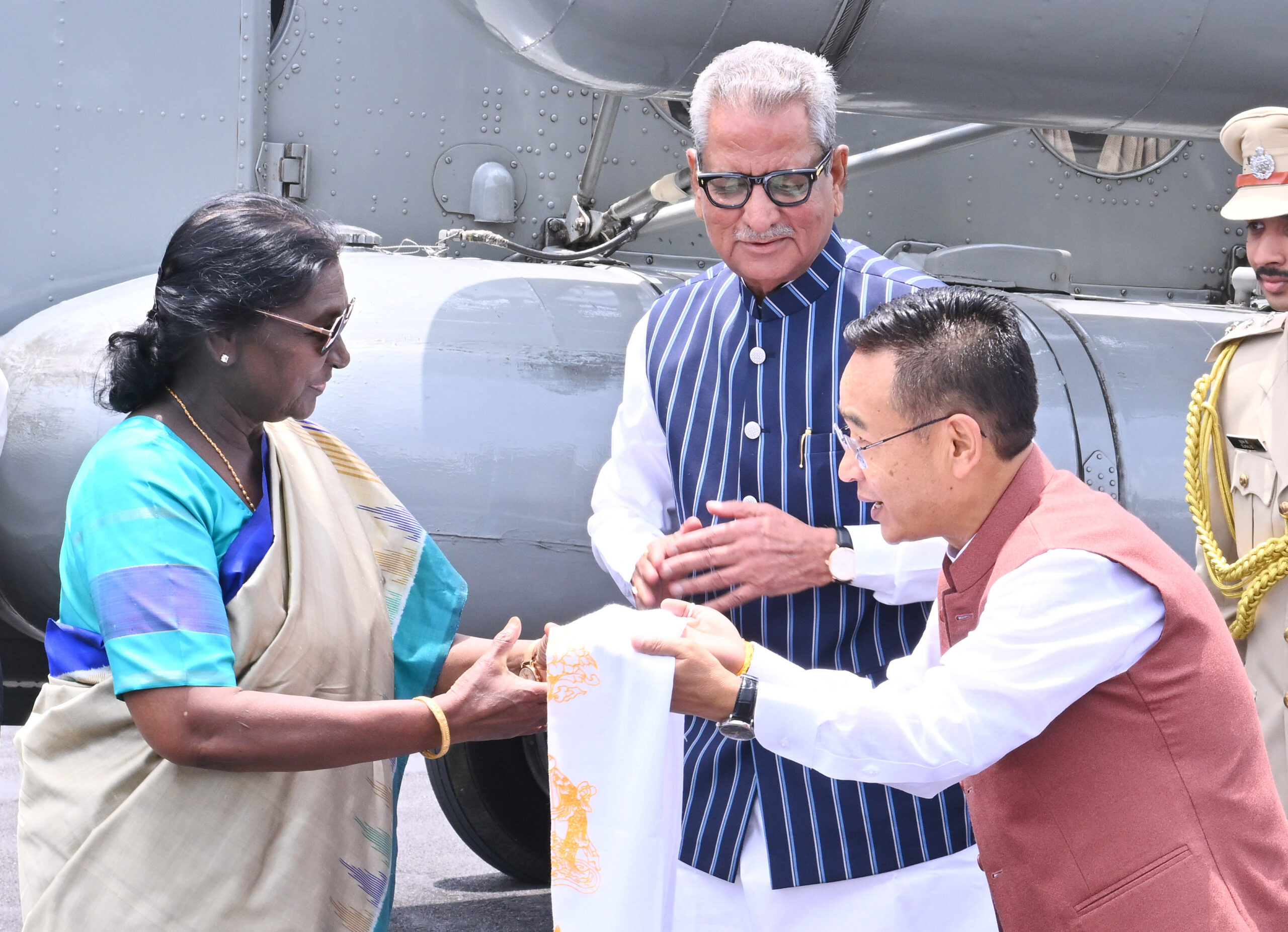 রাষ্ট্রপতি দ্রৌপদী মুর্মু তিন দিনের সফরে সিকিমে পৌঁছালেন